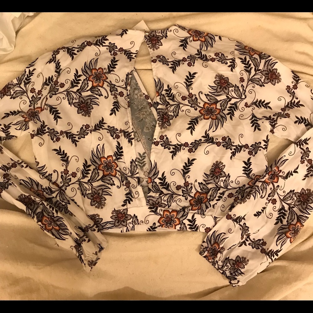 Large white floral long sleeve, open back